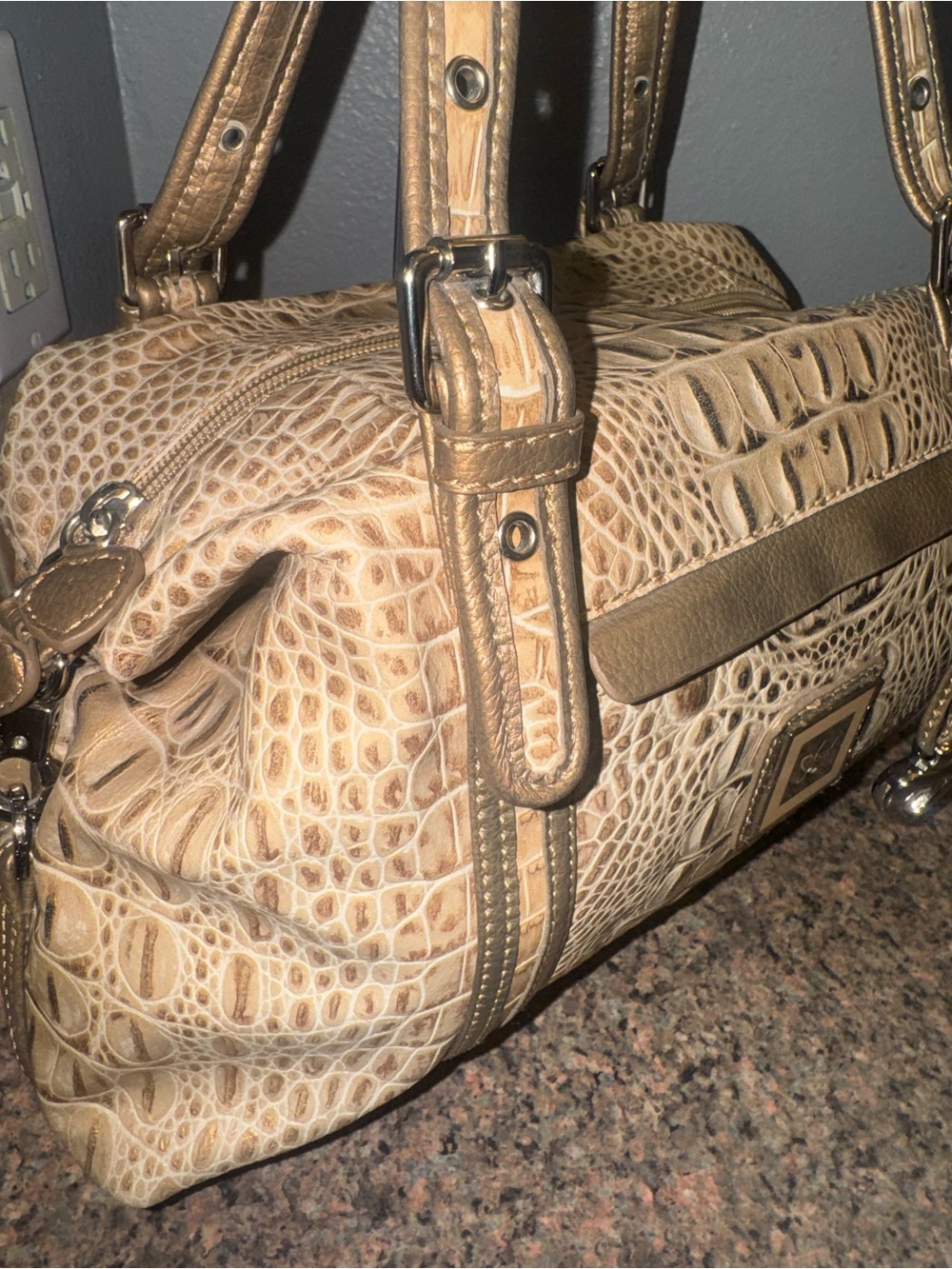 Sharif Croc-Embossed Shoulder Bag with pouch EUC - Picture 7 of 10